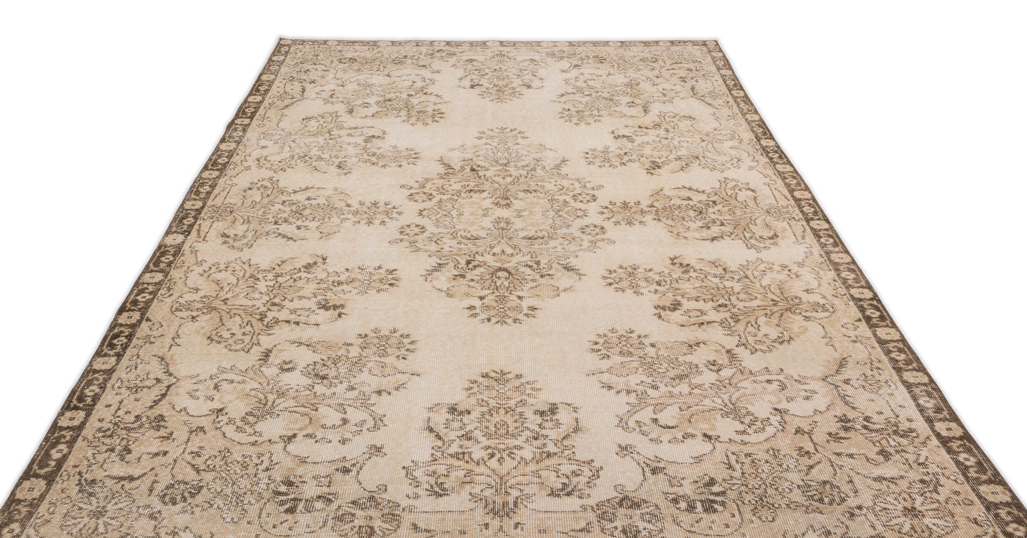 Thila - Vintage Medallion Rug - 6'3 X 10'1