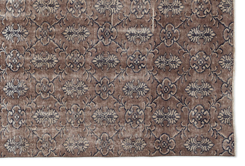 Load image 1 in gallery view. Blota - Vintage Floral Rug - 5'7 X 8'6
