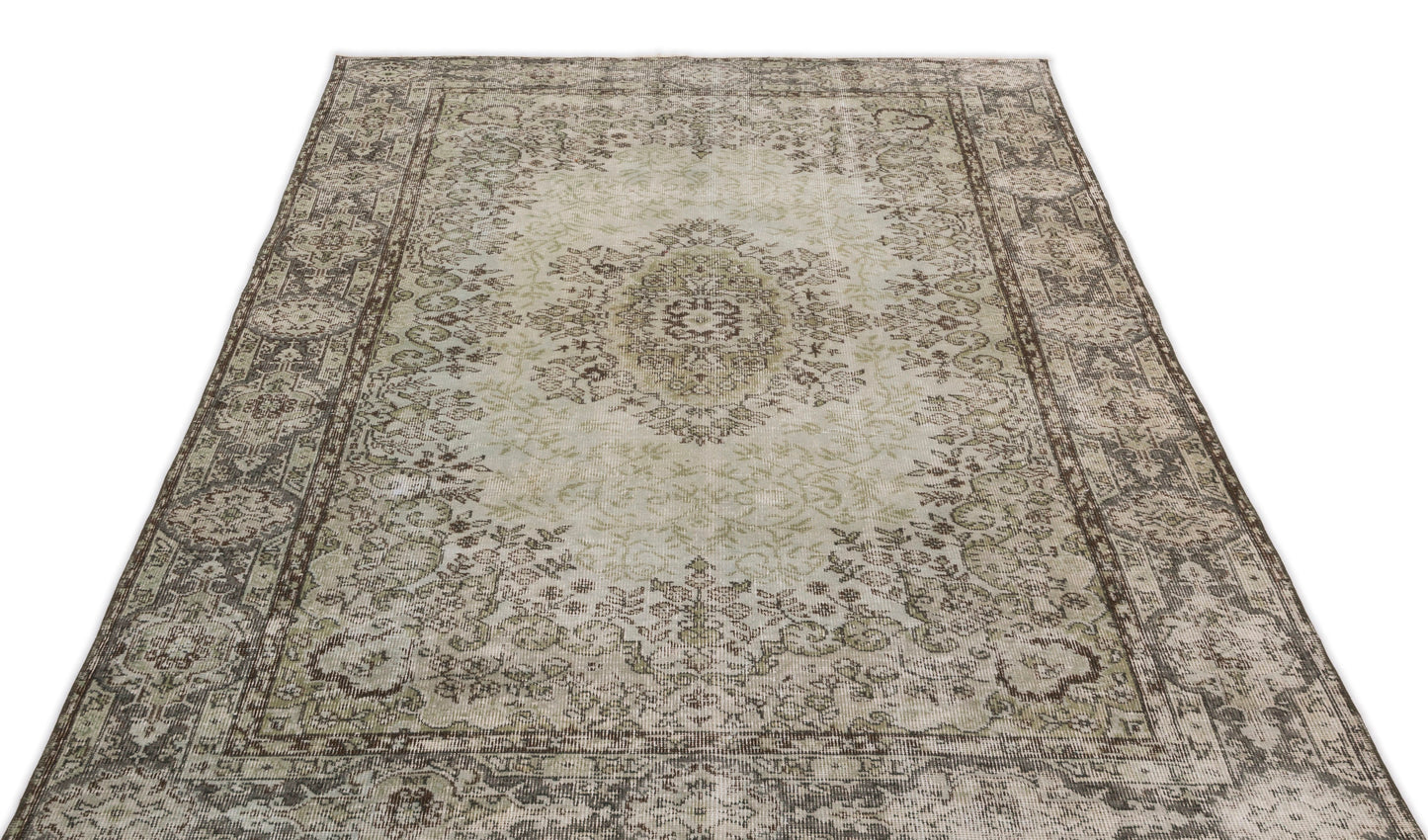 Sionada - Vintage Medallion Rug - 5'3 X 8'4