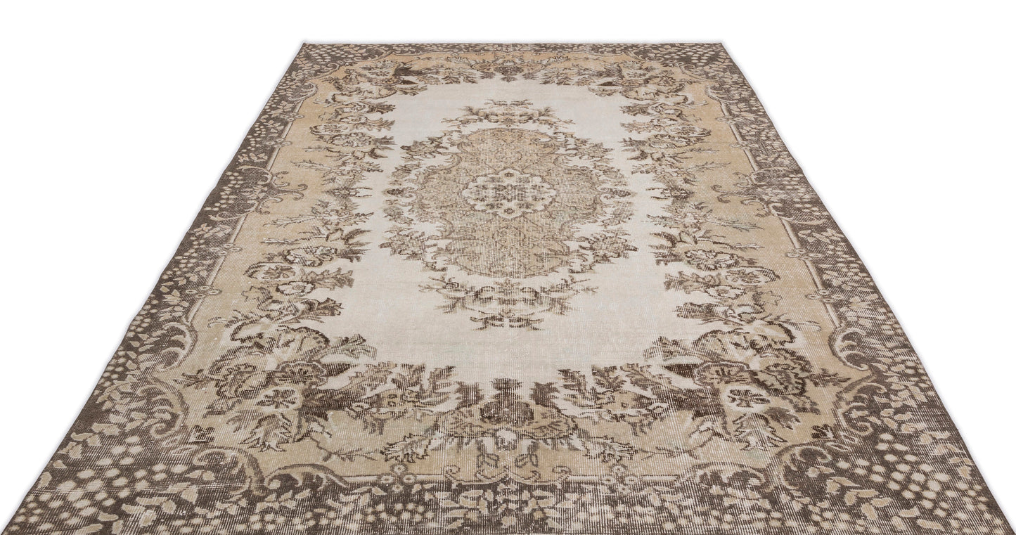 Hakeon - Vintage Medallion Rug - 6'5 X 9'8