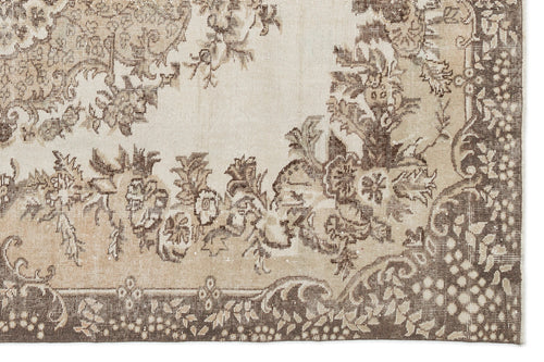 Load image 1 in gallery view. Hakeon - Vintage Medallion Rug - 6'5 X 9'8