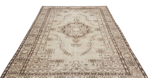 Load image 1 in gallery view. Kidaen - Vintage Medallion Rug - 6'0 X 9'6