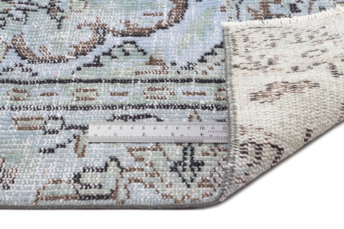 Load image 1 in gallery view. Piloen - Vintage Medallion Rug - 5'5 X 8'11