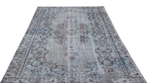 Load image 1 in gallery view. Piloen - Vintage Medallion Rug - 5'5 X 8'11