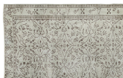 Load image 1 in gallery view. Hevael - Vintage Floral Rug - 5'11 X 9'7