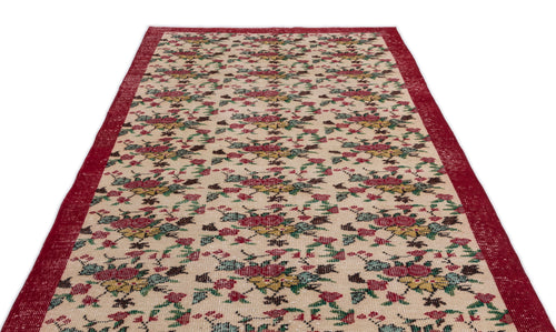 Bild 1 in Galerieansicht laden. Bubuna - Vintage Floral Rug - 5'3 X 9'9