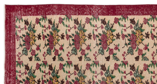 Bild 1 in Galerieansicht laden. Bubuna - Vintage Floral Rug - 5'3 X 9'9
