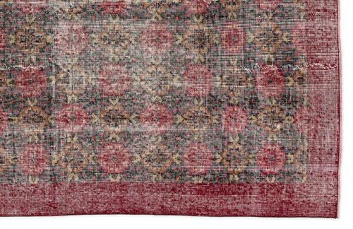 Load image 1 in gallery view. Cupona - Vintage Floral Rug - 5'5 X 8'5