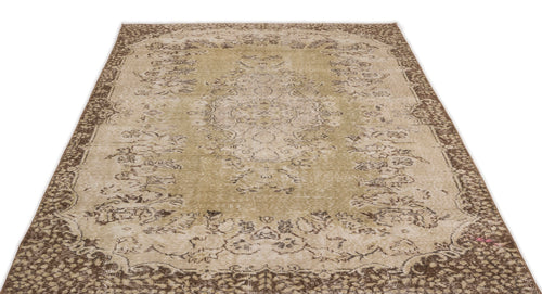 Load image 1 in gallery view. Linisa - Vintage Medallion Rug - 5'6 X 8'8
