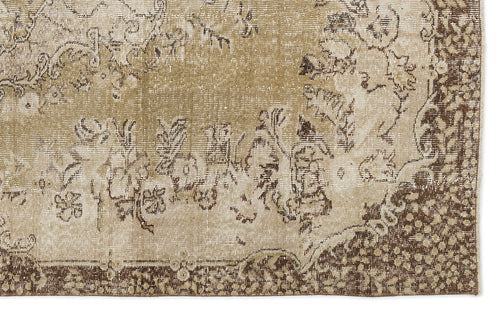 Load image 1 in gallery view. Linisa - Vintage Medallion Rug - 5'6 X 8'8