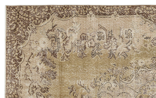 Load image 1 in gallery view. Linisa - Vintage Medallion Rug - 5'6 X 8'8