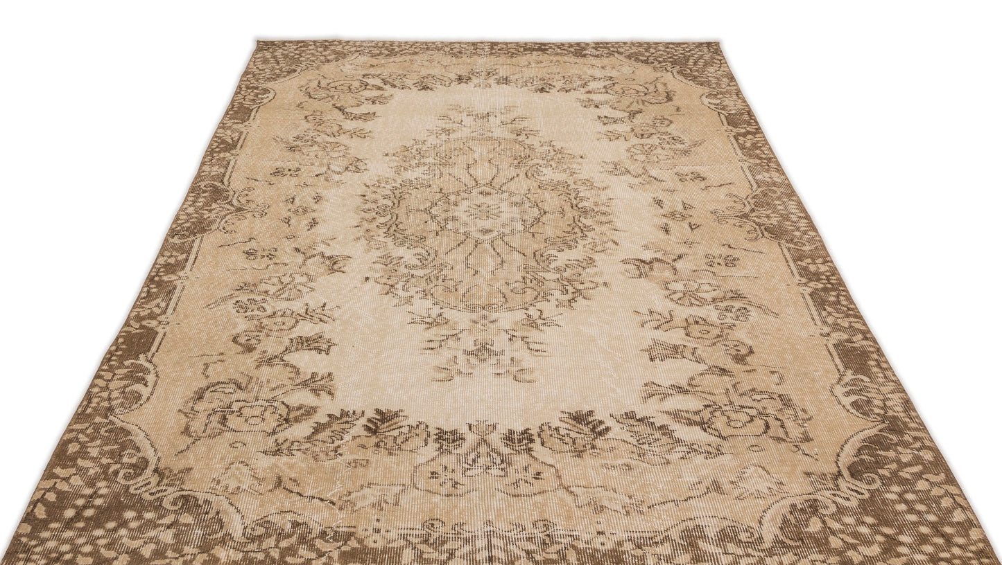 Gludaus - Vintage Medallion Rug - 5'7 X 9'5