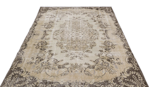 Load image 1 in gallery view. Kalaa - Vintage Medallion Rug - 5'5 X 8'9