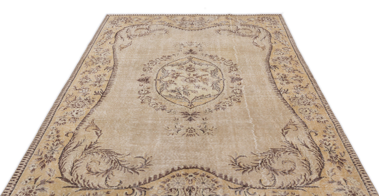 Kaura - Vintage Medallion Rug - 6'1 X 9'8