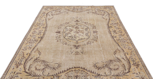 Load image 1 in gallery view. Kaura - Vintage Medallion Rug - 6'1 X 9'8