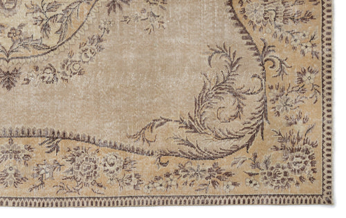 Load image 1 in gallery view. Kaura - Vintage Medallion Rug - 6'1 X 9'8