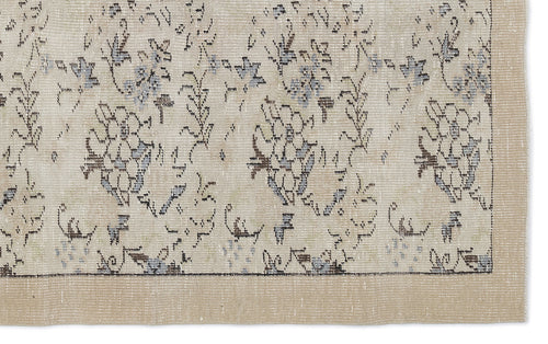 Load image 1 in gallery view. Preas - Vintage Floral Rug - 5'5 X 8'8