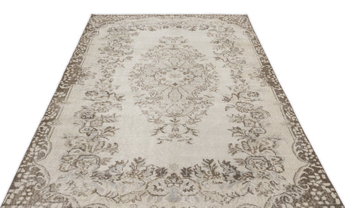 Load image 1 in gallery view. Hesoyn - Vintage Medallion Rug - 5'4 X 9'4