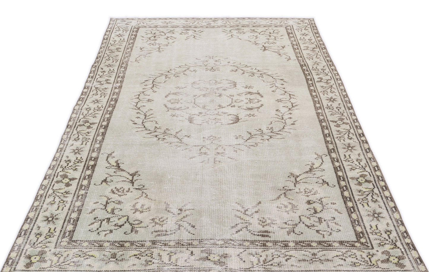 Fleas - Vintage Medallion Rug - 4'11 X 8'10