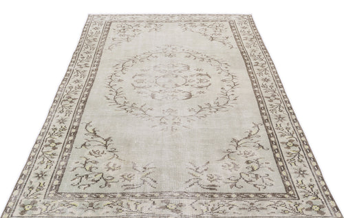 Load image 1 in gallery view. Fleas - Vintage Medallion Rug - 4'11 X 8'10
