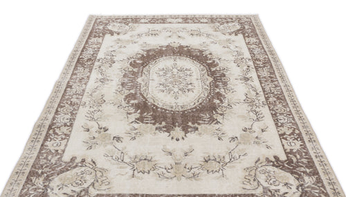 Load image 1 in gallery view. Grehoen - Vintage Medallion Rug - 5'6 X 8'11
