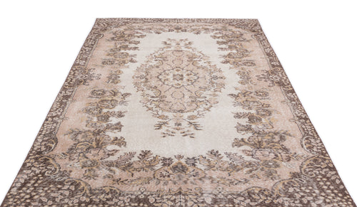 Load image 1 in gallery view. Cimema - Vintage Medallion Rug - 5'9 X 9'10