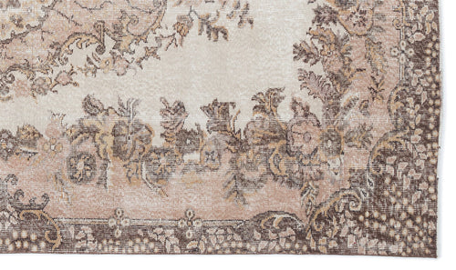 Load image 1 in gallery view. Cimema - Vintage Medallion Rug - 5'9 X 9'10
