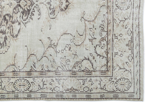 Load image 1 in gallery view. Prema - Vintage Medallion Rug - 6'0 X 8'8