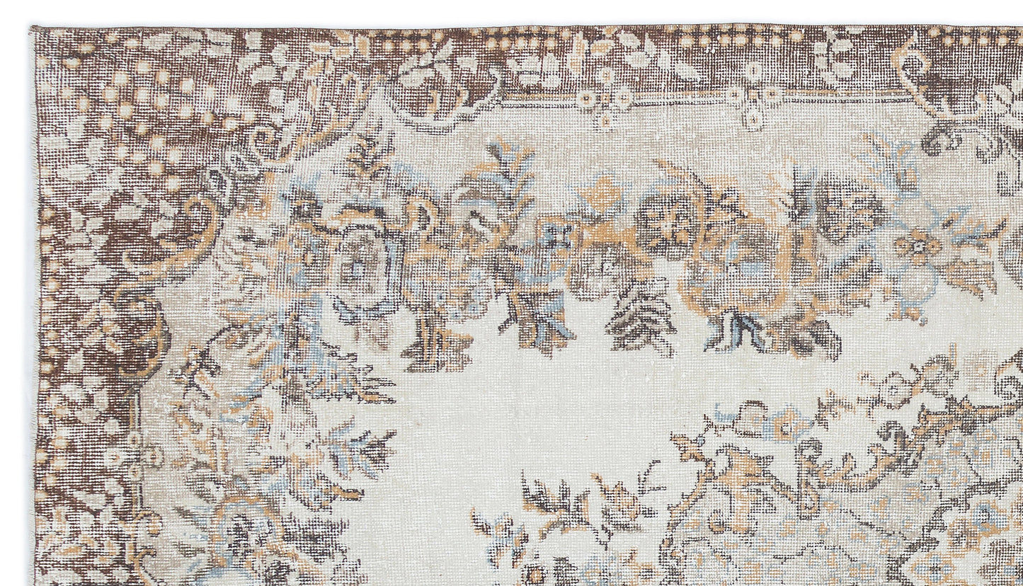 Froil - Vintage Medallion Rug - 5'6 X 9'7