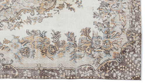 Load image 1 in gallery view. Froil - Vintage Medallion Rug - 5'6 X 9'7