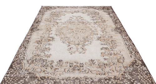 Load image 1 in gallery view. Traane - Vintage Medallion Rug - 6'0 X 9'11