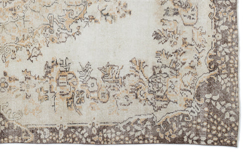 Load image 1 in gallery view. Traane - Vintage Medallion Rug - 6'0 X 9'11