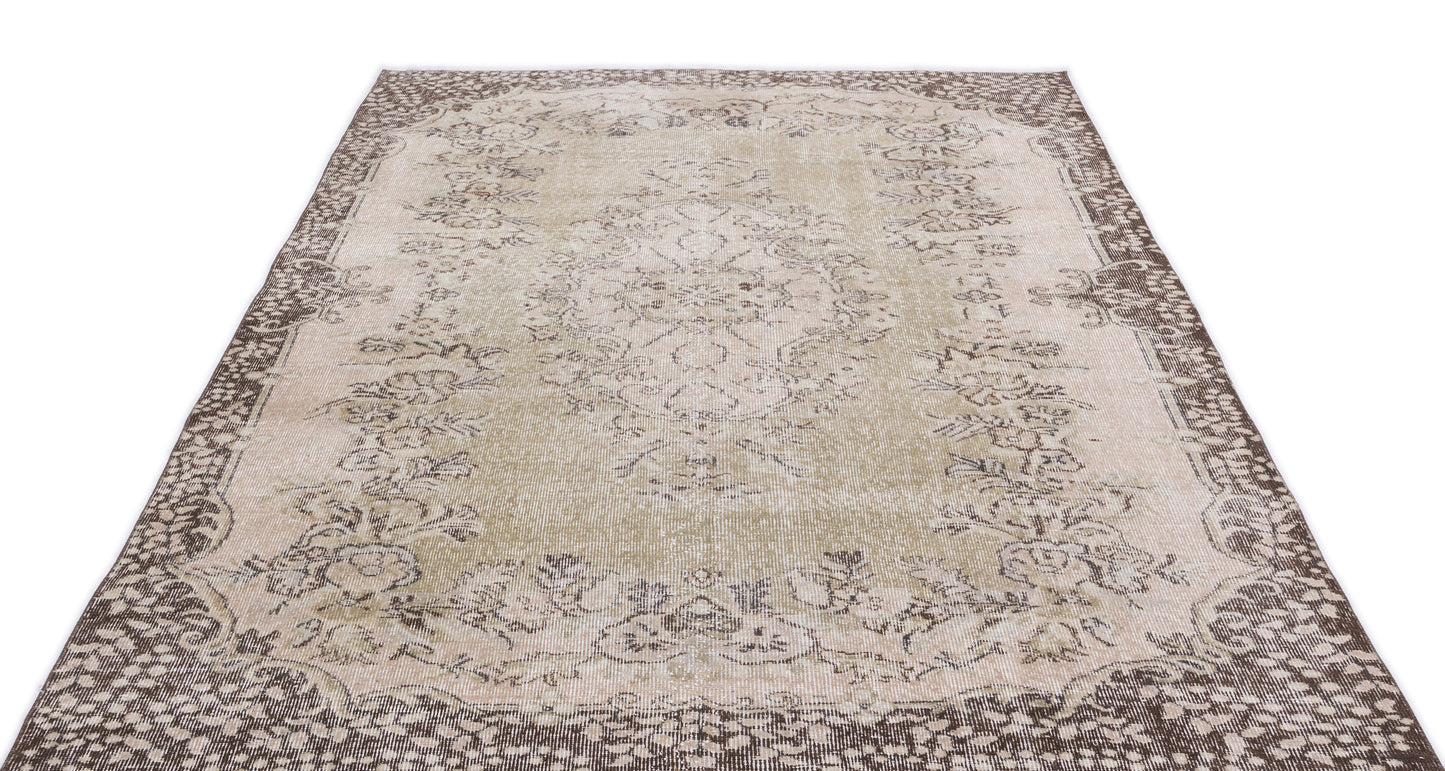 Biatena - Vintage Medallion Rug - 5'8 X 9'2