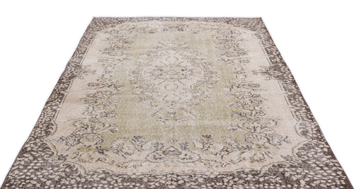 Load image 1 in gallery view. Biatena - Vintage Medallion Rug - 5'8 X 9'2