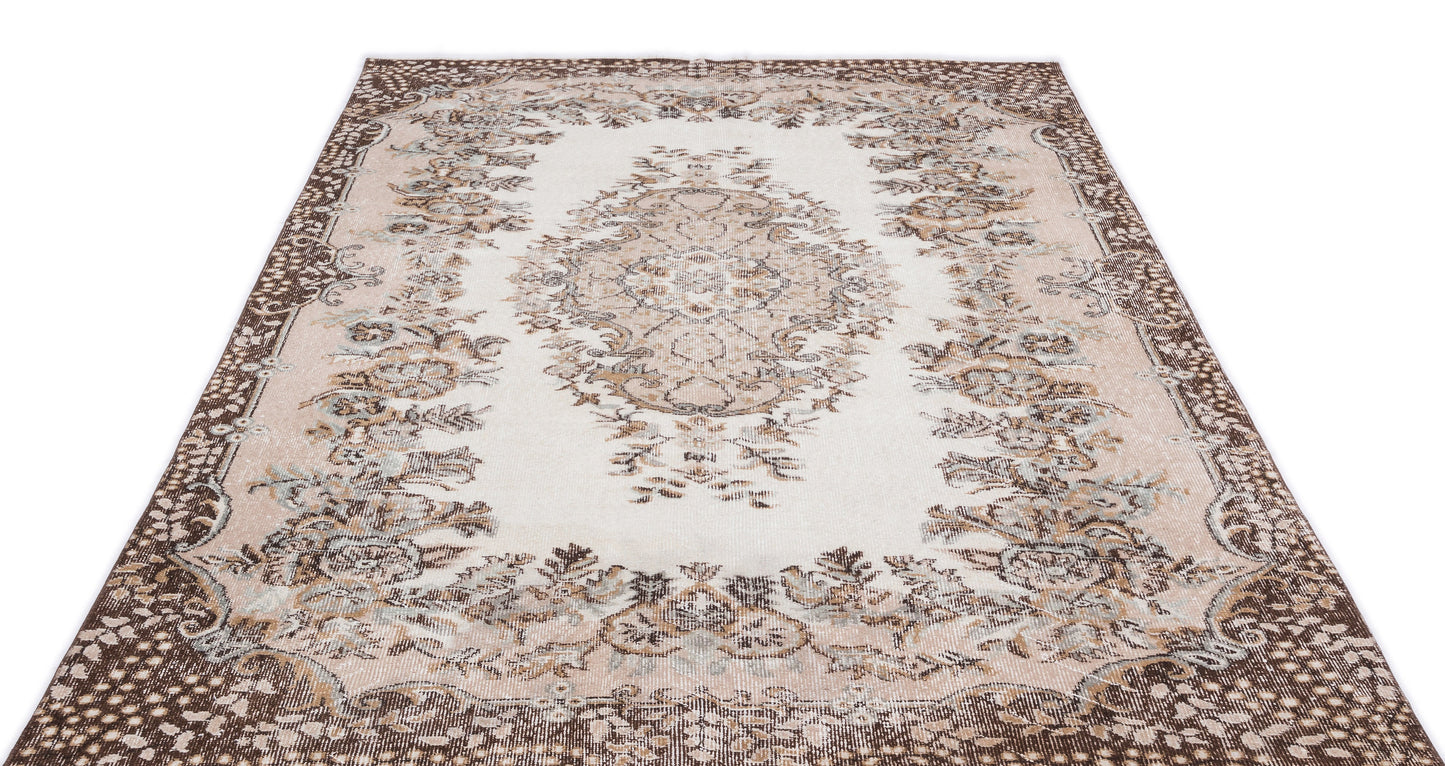 Liomoan - Vintage Medallion Rug - 5'5 X 8'11