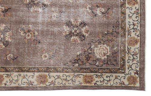 Load image 1 in gallery view. Troata - Vintage Floral Rug - 6'6 X 10'6