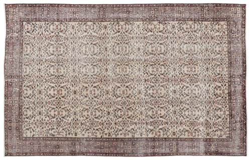 Load image 1 in gallery view. Nakoda - Vintage Floral Rug - 5'5 X 8'5
