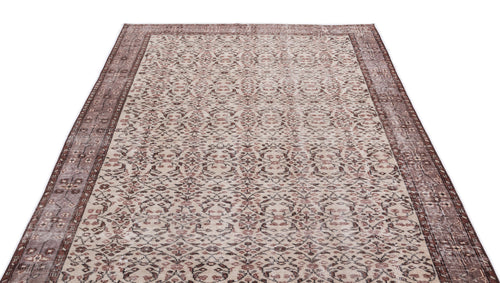 Load image 1 in gallery view. Nakoda - Vintage Floral Rug - 5'5 X 8'5
