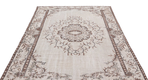 Load image 1 in gallery view. Kavoya - Vintage Medallion Rug - 5'11 X 9'1