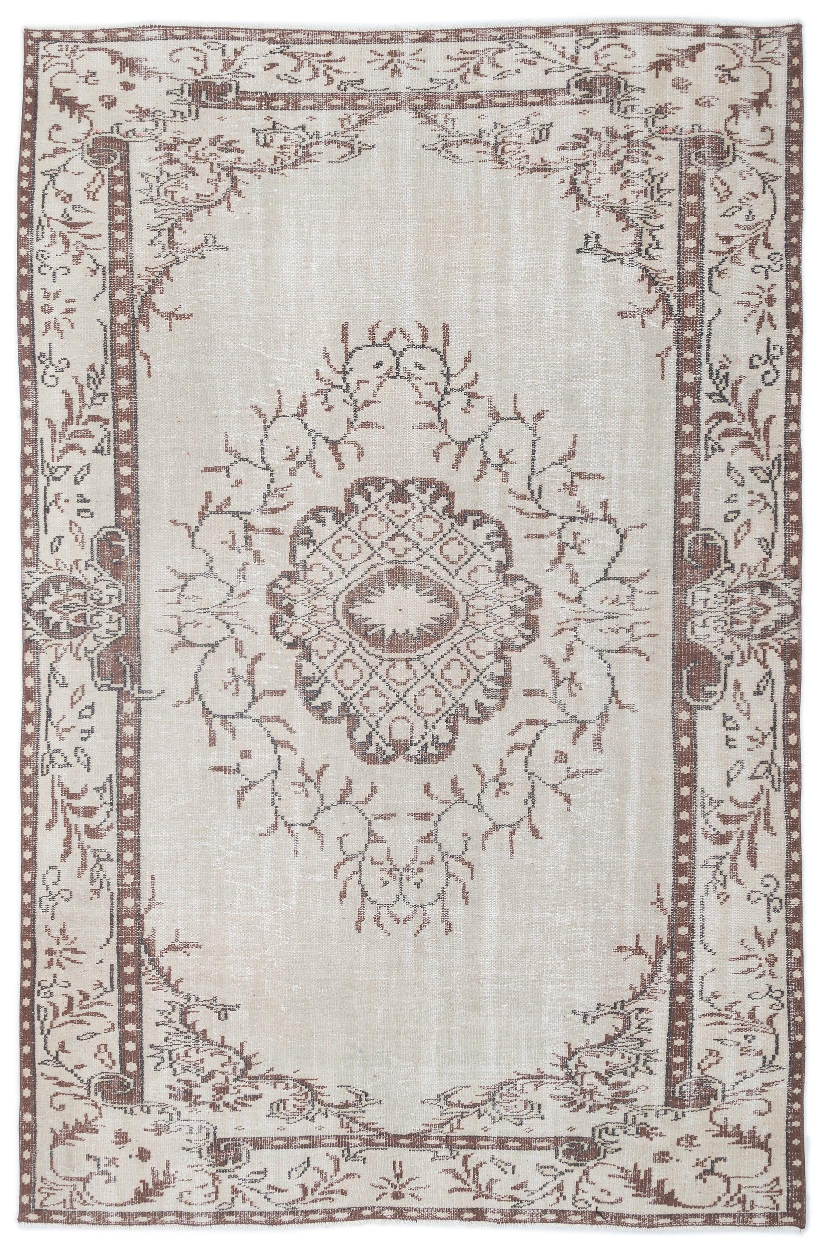 Kavoya - Vintage Medallion Rug - 5'11 X 9'1