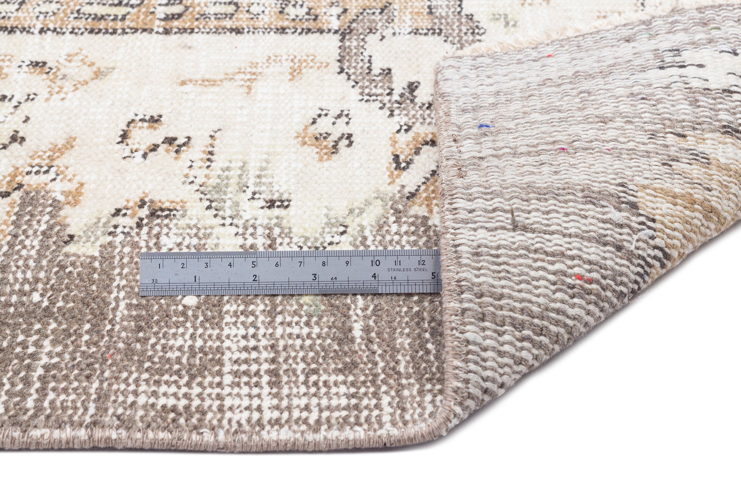 Modior - Vintage Medallion Rug - 5'8 X 9'11