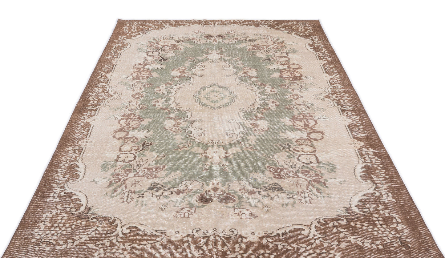 Kibesa - Vintage Medallion Rug - 5'6 X 9'7