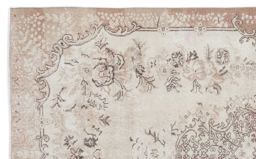 Load image 1 in gallery view. Kiloa - Vintage Medallion Rug - 6'0 X 9'7