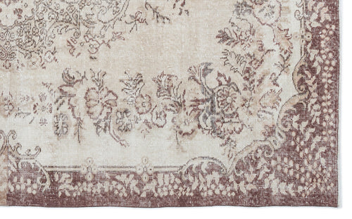 Load image 1 in gallery view. Kiloa - Vintage Medallion Rug - 6'0 X 9'7