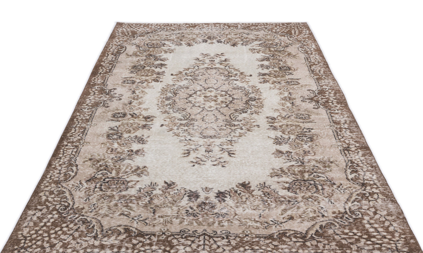 Kakiane - Vintage Medallion Rug - 5'7 X 9'7