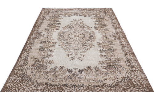 Load image 1 in gallery view. Kakiane - Vintage Medallion Rug - 5'7 X 9'7