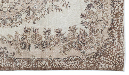 Load image 1 in gallery view. Kakiane - Vintage Medallion Rug - 5'7 X 9'7