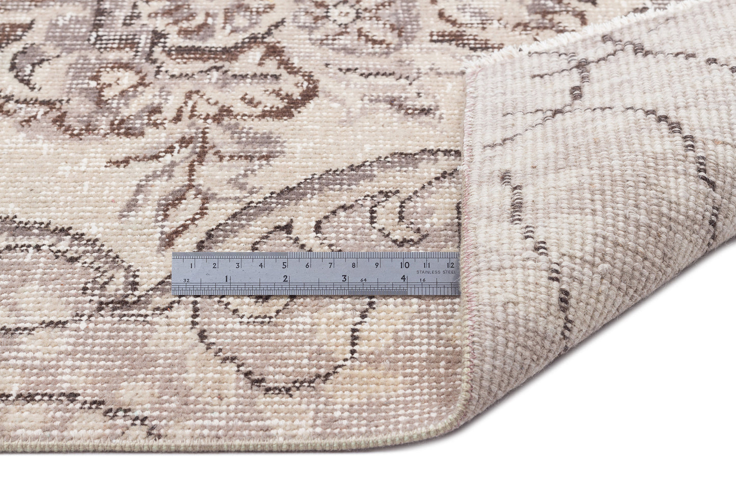 Romava - Vintage Medallion Rug - 5'8 X 8'10