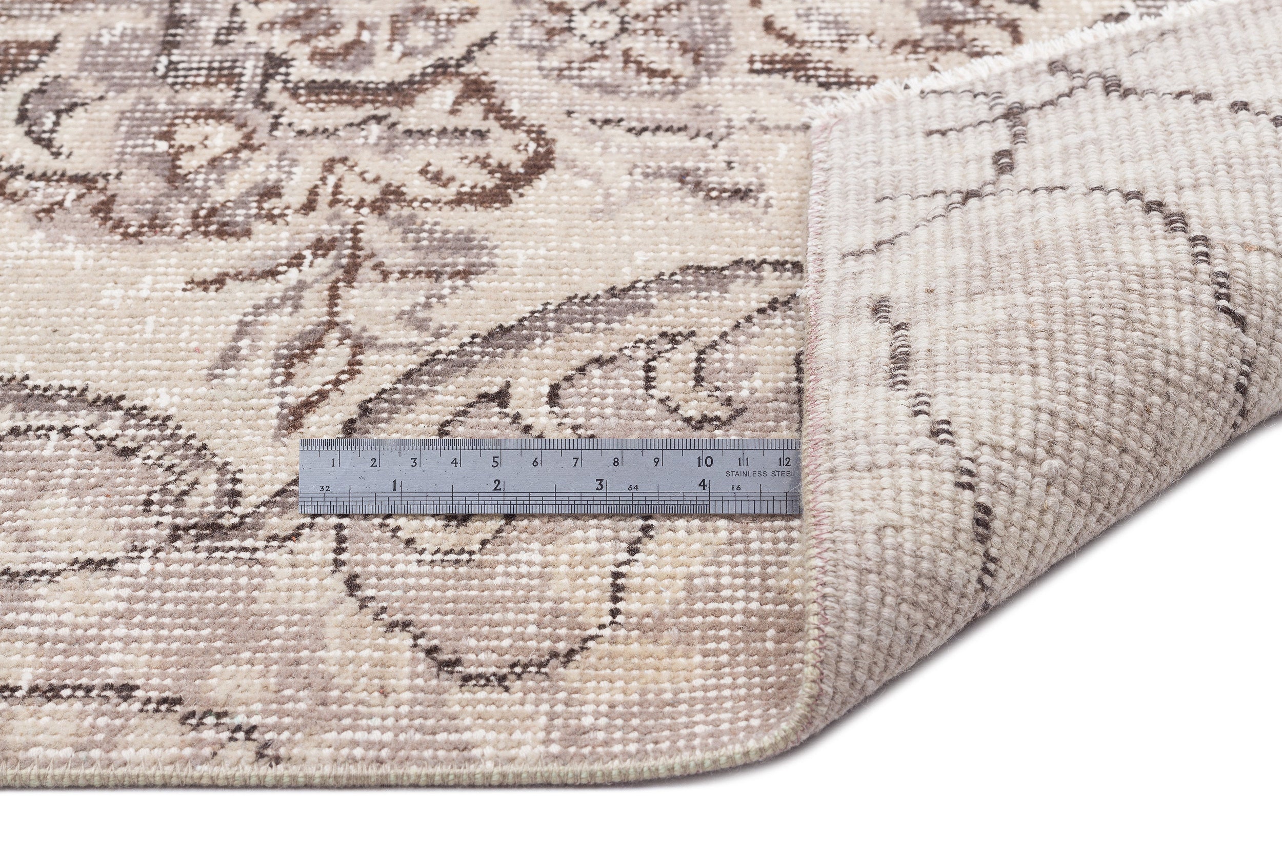 Romava - Vintage Medallion Rug - 5'8 X 8'10