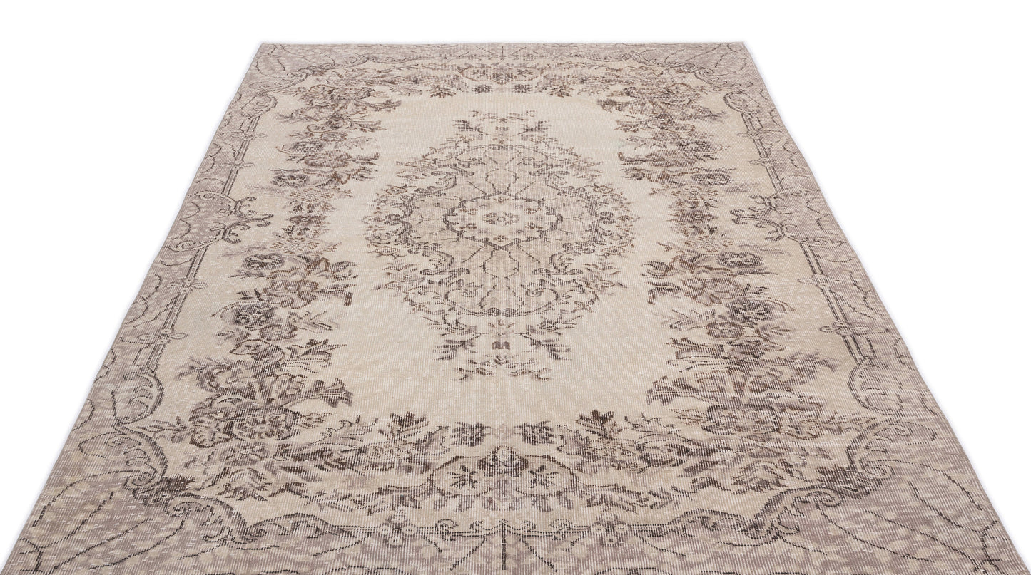 Romava - Vintage Medallion Rug - 5'8 X 8'10